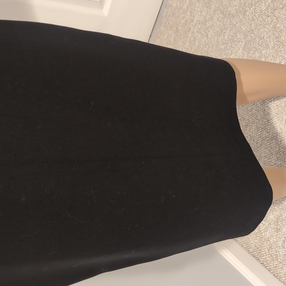 Black halo pencil dress - Picture 3 of 9